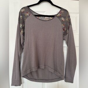 Mudd Women's Gray Striped Top with Floral Accents